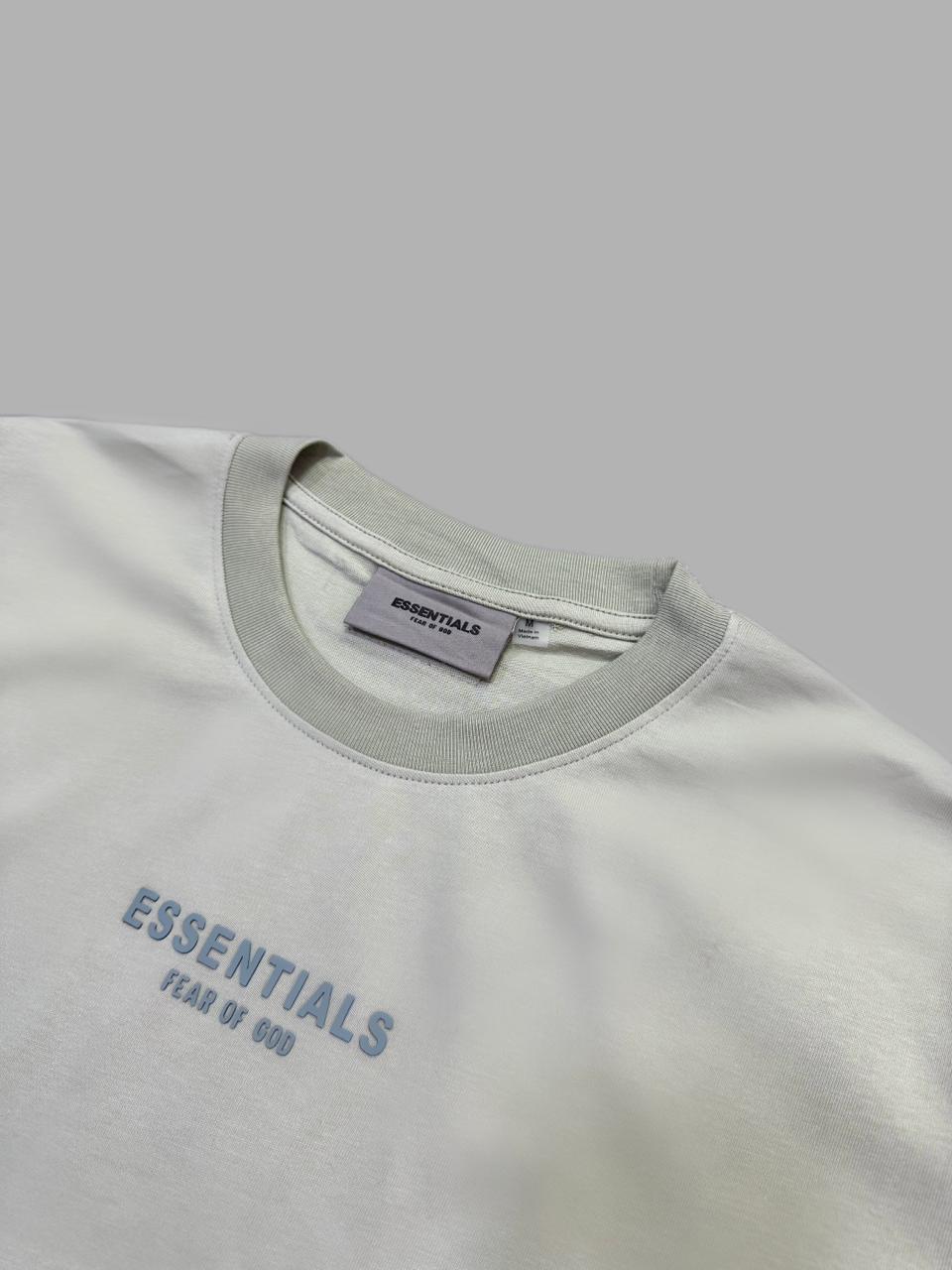 ESSENTIALS MÉDIUM